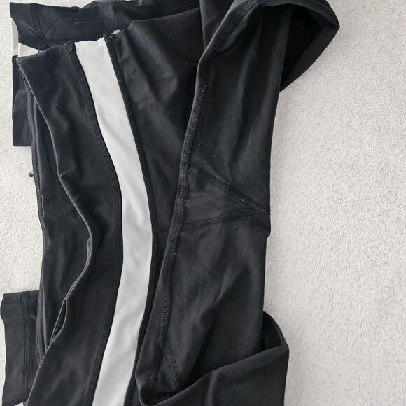 Lululemon Run: Inspire Crop II Black/white Size 4 W6830S. MSRP $89.00 - Picture 6 of 12
